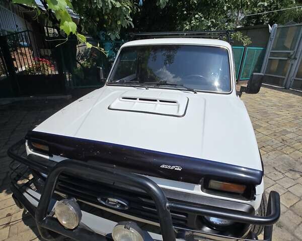 Белый ВАЗ 21214, объемом двигателя 0 л и пробегом 174 тыс. км за 4200 $, фото 1 на Automoto.ua