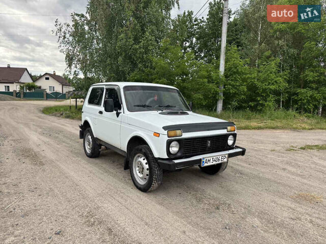 Білий ВАЗ 21214, об'ємом двигуна 1.7 л та пробігом 148 тис. км за 2600 $, фото 1 на Automoto.ua