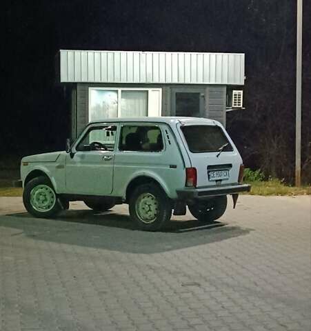 Белый ВАЗ 21214, объемом двигателя 1.7 л и пробегом 107 тыс. км за 3500 $, фото 1 на Automoto.ua