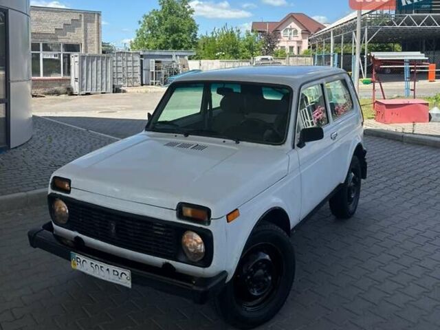 Білий ВАЗ 21214, об'ємом двигуна 1.7 л та пробігом 157 тис. км за 2300 $, фото 1 на Automoto.ua