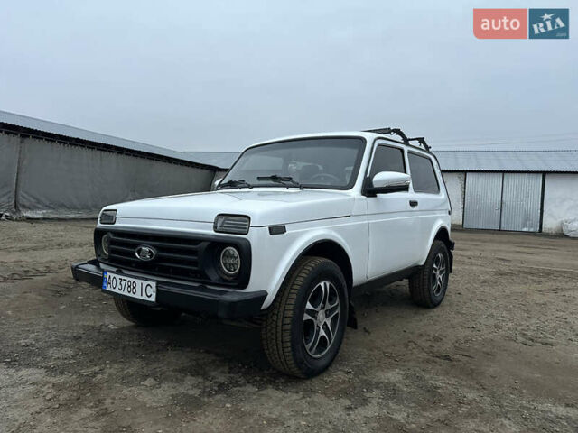 Білий ВАЗ 21214, об'ємом двигуна 1.7 л та пробігом 310 тис. км за 4200 $, фото 1 на Automoto.ua