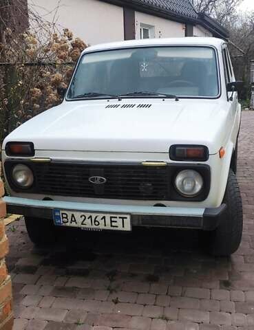 Білий ВАЗ 21214, об'ємом двигуна 1.7 л та пробігом 147 тис. км за 2600 $, фото 1 на Automoto.ua