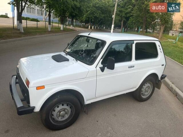 Білий ВАЗ 21214, об'ємом двигуна 1.69 л та пробігом 170 тис. км за 3800 $, фото 1 на Automoto.ua