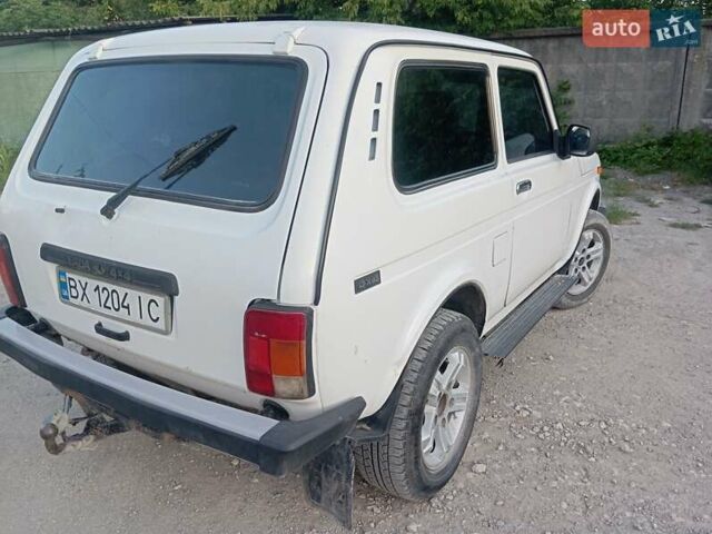 Белый ВАЗ 21214, объемом двигателя 1.7 л и пробегом 75 тыс. км за 2899 $, фото 1 на Automoto.ua