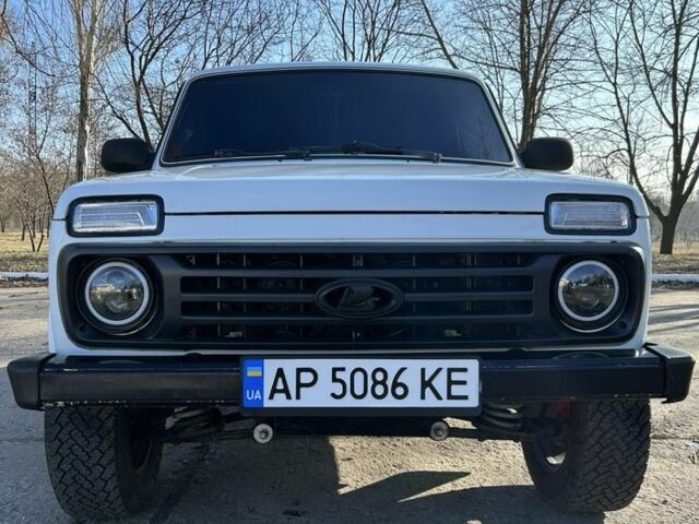 Белый ВАЗ 21214, объемом двигателя 1.7 л и пробегом 95 тыс. км за 4500 $, фото 1 на Automoto.ua