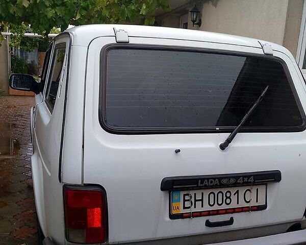 Белый ВАЗ 21214, объемом двигателя 1.7 л и пробегом 63 тыс. км за 5000 $, фото 1 на Automoto.ua
