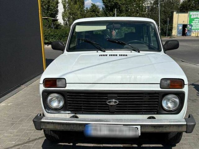 Белый ВАЗ 21214, объемом двигателя 1.7 л и пробегом 188 тыс. км за 3500 $, фото 1 на Automoto.ua