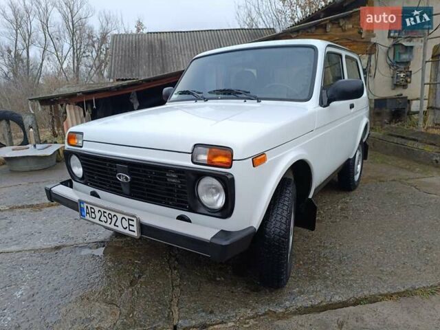 Белый ВАЗ 21214, объемом двигателя 1.7 л и пробегом 11 тыс. км за 8500 $, фото 1 на Automoto.ua