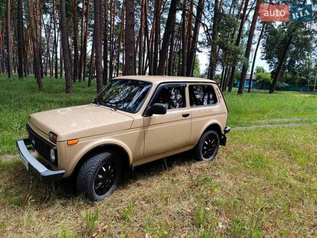 Бежевый ВАЗ 21214, объемом двигателя 1.69 л и пробегом 273 тыс. км за 4300 $, фото 1 на Automoto.ua