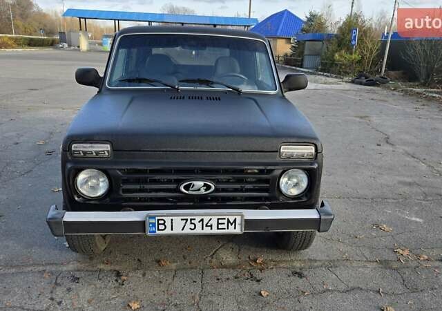Черный ВАЗ 21214, объемом двигателя 1.69 л и пробегом 168 тыс. км за 4400 $, фото 1 на Automoto.ua