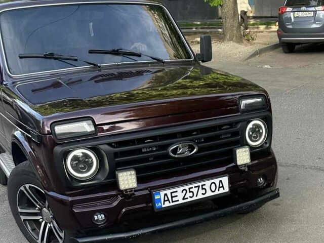 Коричневый ВАЗ 21214, объемом двигателя 1.7 л и пробегом 200 тыс. км за 6500 $, фото 1 на Automoto.ua