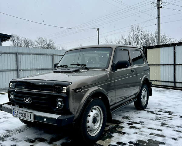 Коричневый ВАЗ 21214, объемом двигателя 1.69 л и пробегом 36 тыс. км за 8999 $, фото 1 на Automoto.ua