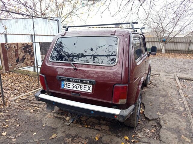 Красный ВАЗ 21214, объемом двигателя 1.7 л и пробегом 1000 тыс. км за 4000 $, фото 1 на Automoto.ua