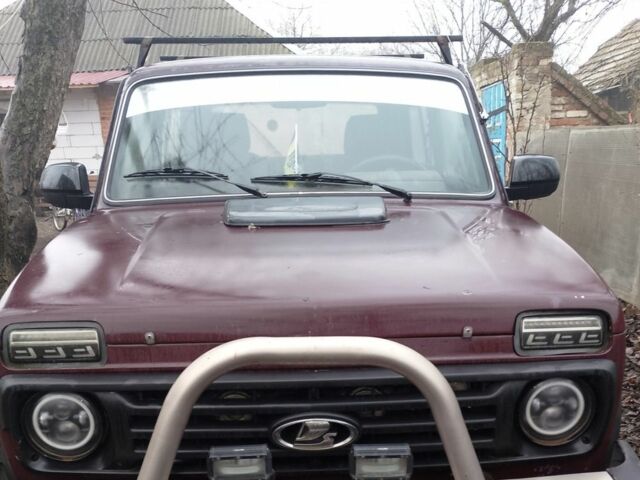 Красный ВАЗ 21214, объемом двигателя 0 л и пробегом 200 тыс. км за 3700 $, фото 1 на Automoto.ua