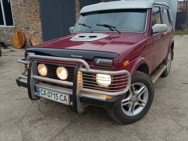 Червоний ВАЗ 21214, об'ємом двигуна 1.7 л та пробігом 225 тис. км за 3200 $, фото 1 на Automoto.ua