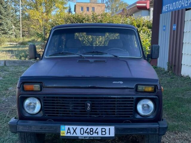 Червоний ВАЗ 21214, об'ємом двигуна 1.7 л та пробігом 235 тис. км за 2600 $, фото 1 на Automoto.ua