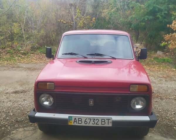 Красный ВАЗ 21214, объемом двигателя 1.69 л и пробегом 67 тыс. км за 3300 $, фото 1 на Automoto.ua