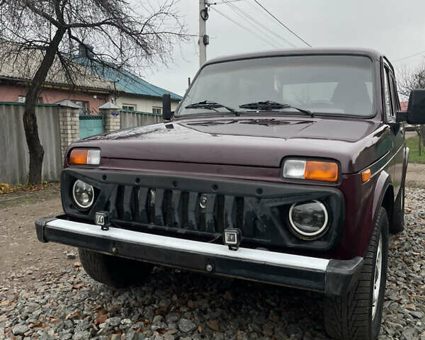 Червоний ВАЗ 21214, об'ємом двигуна 1.7 л та пробігом 152 тис. км за 3000 $, фото 1 на Automoto.ua