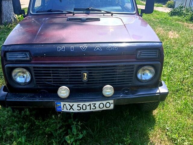 Червоний ВАЗ 21214, об'ємом двигуна 1.7 л та пробігом 239 тис. км за 3100 $, фото 1 на Automoto.ua