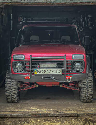 Червоний ВАЗ 21214, об'ємом двигуна 1.7 л та пробігом 73 тис. км за 4100 $, фото 1 на Automoto.ua