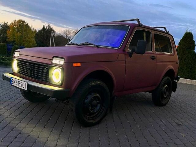 Красный ВАЗ 21214, объемом двигателя 1.7 л и пробегом 219 тыс. км за 2900 $, фото 1 на Automoto.ua