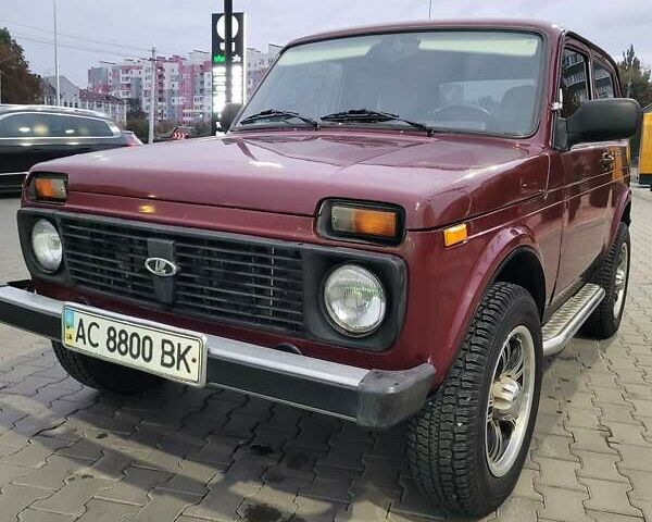 Красный ВАЗ 21214, объемом двигателя 1.69 л и пробегом 40 тыс. км за 4500 $, фото 1 на Automoto.ua