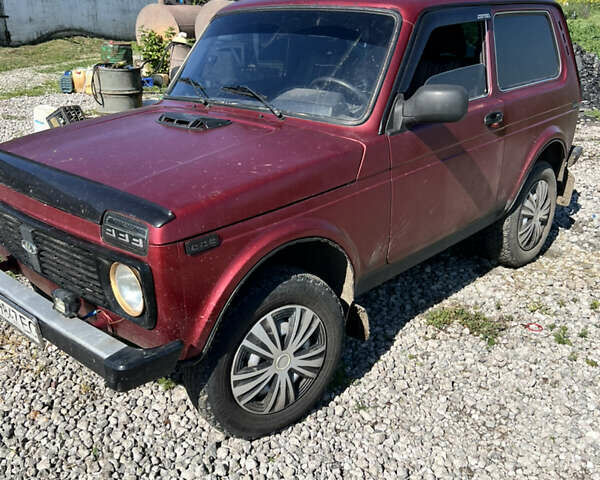 Червоний ВАЗ 21214, об'ємом двигуна 1.7 л та пробігом 110 тис. км за 2800 $, фото 1 на Automoto.ua