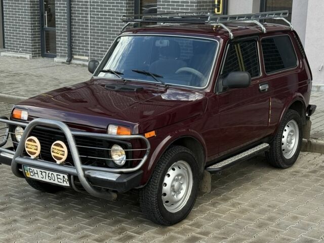 Красный ВАЗ 21214, объемом двигателя 1.7 л и пробегом 60 тыс. км за 4950 $, фото 1 на Automoto.ua