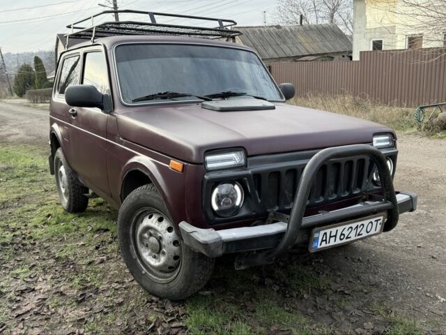 Червоний ВАЗ 21214, об'ємом двигуна 1.7 л та пробігом 131 тис. км за 3500 $, фото 1 на Automoto.ua