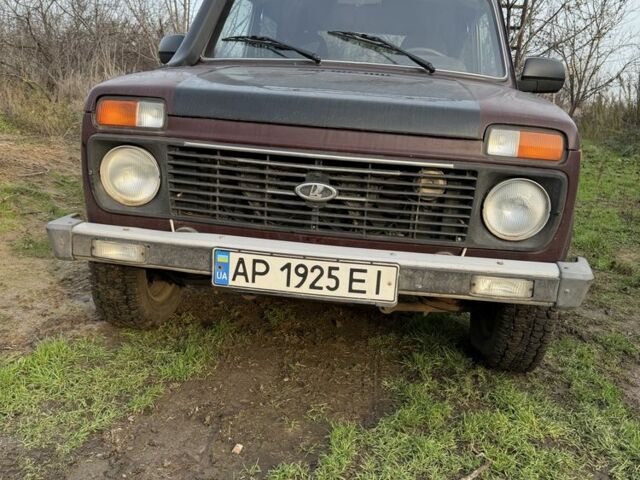 Красный ВАЗ 21214, объемом двигателя 1.7 л и пробегом 123 тыс. км за 5200 $, фото 1 на Automoto.ua