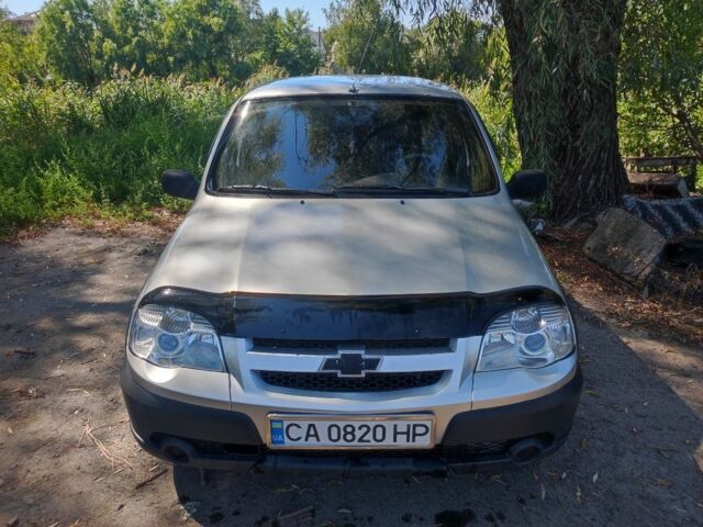 Сірий ВАЗ 21214, об'ємом двигуна 1.7 л та пробігом 6 тис. км за 4200 $, фото 1 на Automoto.ua