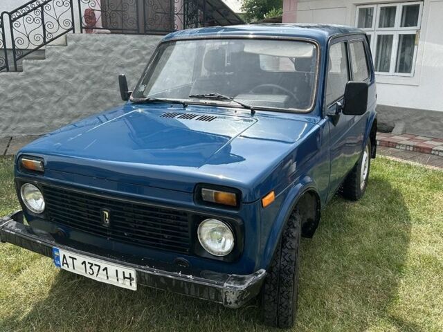 Синий ВАЗ 21214, объемом двигателя 1.7 л и пробегом 250 тыс. км за 2800 $, фото 1 на Automoto.ua