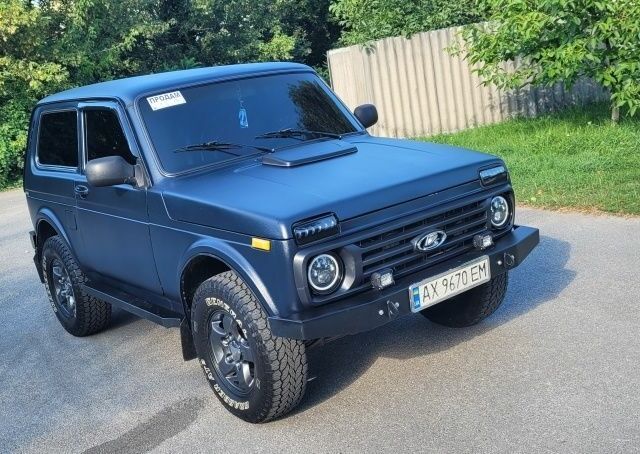 Синий ВАЗ 21214, объемом двигателя 1.7 л и пробегом 106 тыс. км за 3707 $, фото 1 на Automoto.ua