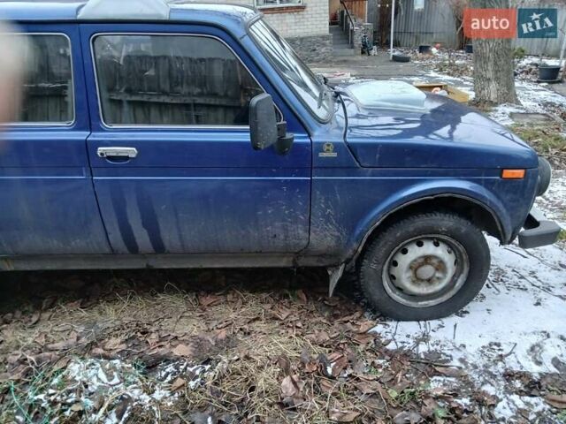Синий ВАЗ 21214, объемом двигателя 1.8 л и пробегом 250 тыс. км за 3900 $, фото 1 на Automoto.ua