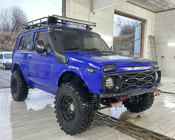 Синий ВАЗ 21214, объемом двигателя 1.7 л и пробегом 150 тыс. км за 3600 $, фото 1 на Automoto.ua