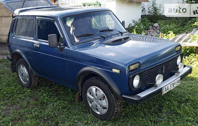 Синий ВАЗ 21214, объемом двигателя 1.6 л и пробегом 209 тыс. км за 4000 $, фото 1 на Automoto.ua