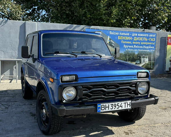 Синий ВАЗ 21214, объемом двигателя 1.7 л и пробегом 155 тыс. км за 3600 $, фото 1 на Automoto.ua