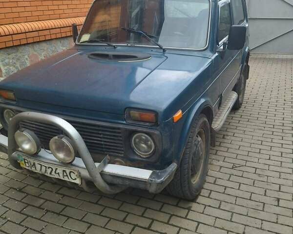 Синий ВАЗ 21214, объемом двигателя 1.7 л и пробегом 250 тыс. км за 2400 $, фото 1 на Automoto.ua