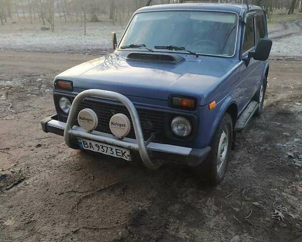 Синий ВАЗ 21214, объемом двигателя 1.7 л и пробегом 115 тыс. км за 3700 $, фото 1 на Automoto.ua