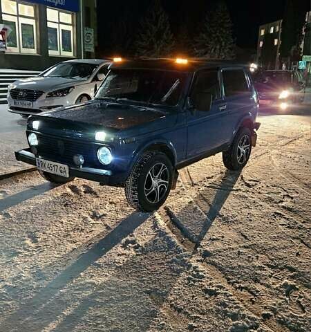 Синий ВАЗ 21214, объемом двигателя 1.7 л и пробегом 144 тыс. км за 3800 $, фото 1 на Automoto.ua