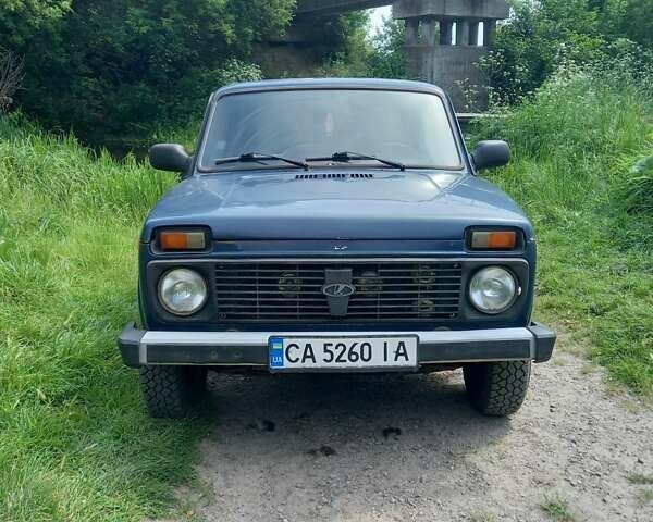 Синий ВАЗ 21214, объемом двигателя 1.69 л и пробегом 180 тыс. км за 3020 $, фото 1 на Automoto.ua