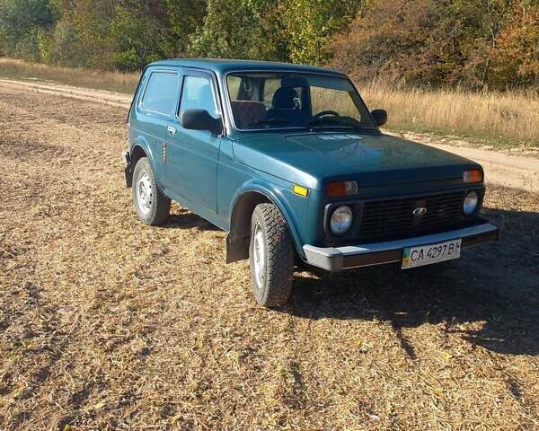 Синий ВАЗ 21214, объемом двигателя 1.69 л и пробегом 135 тыс. км за 4000 $, фото 1 на Automoto.ua