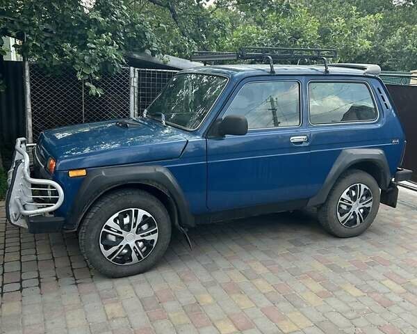 Синій ВАЗ 21214, об'ємом двигуна 1.7 л та пробігом 213 тис. км за 3600 $, фото 1 на Automoto.ua