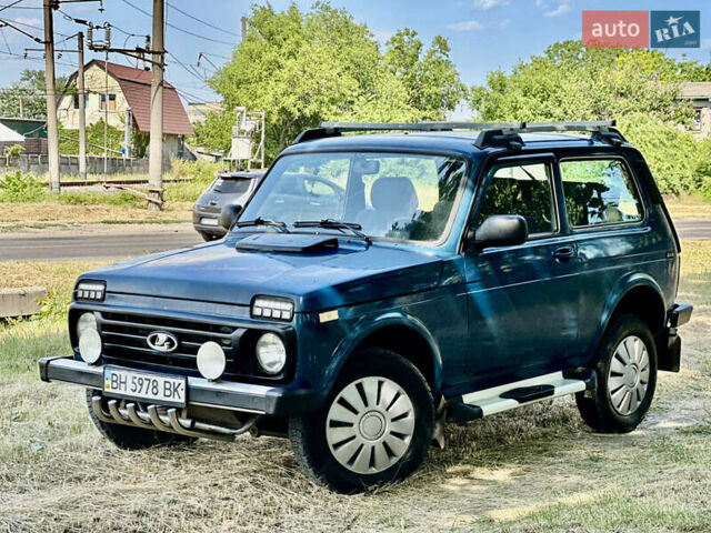 Синий ВАЗ 21214, объемом двигателя 1.7 л и пробегом 209 тыс. км за 3400 $, фото 1 на Automoto.ua