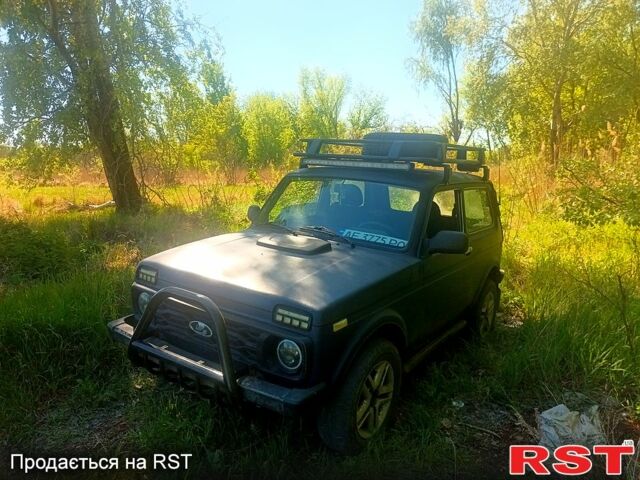 Синій ВАЗ 21214, об'ємом двигуна 1.7 л та пробігом 228 тис. км за 3000 $, фото 1 на Automoto.ua