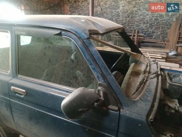 Синій ВАЗ 21214, об'ємом двигуна 1.7 л та пробігом 140 тис. км за 1550 $, фото 1 на Automoto.ua