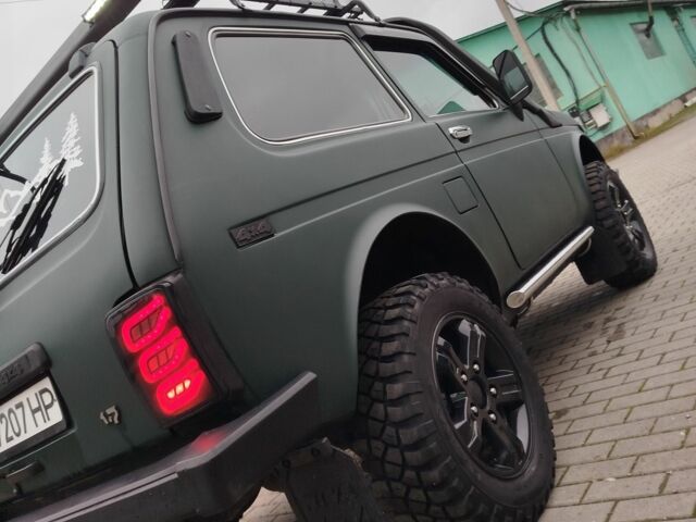 Зелений ВАЗ 21214, об'ємом двигуна 1.7 л та пробігом 150 тис. км за 4850 $, фото 1 на Automoto.ua