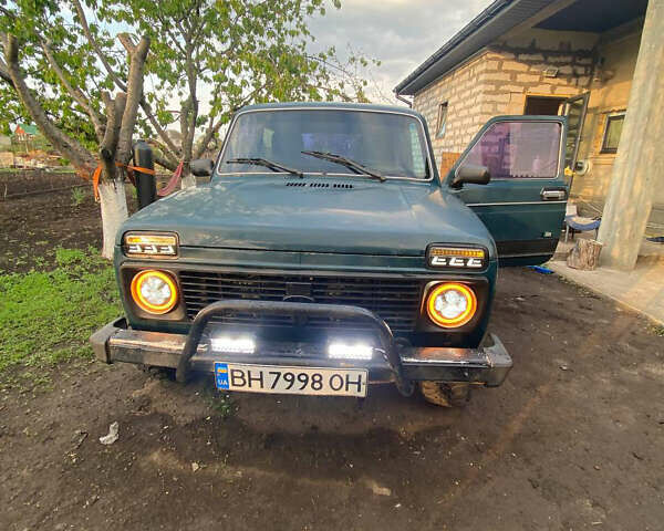 Зеленый ВАЗ 21214, объемом двигателя 1.7 л и пробегом 200 тыс. км за 3699 $, фото 1 на Automoto.ua