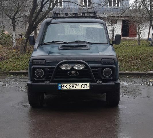 Зеленый ВАЗ 21214, объемом двигателя 1.7 л и пробегом 148 тыс. км за 2800 $, фото 1 на Automoto.ua