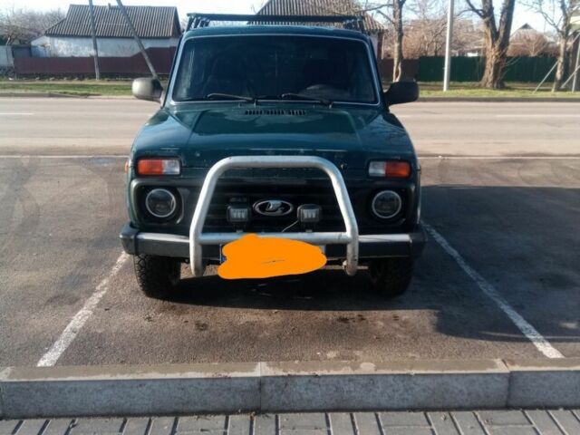 Зелений ВАЗ 21214, об'ємом двигуна 1.7 л та пробігом 198 тис. км за 3300 $, фото 1 на Automoto.ua